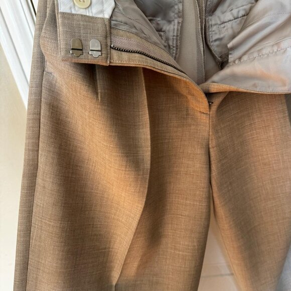 Aritzia Effortless Pant - Heathered Oakwood, Size 4 - Picture 11 of 11